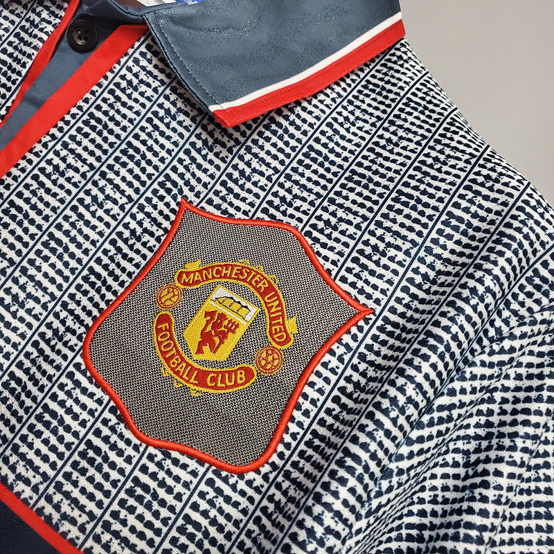 Manchester United 1995/96 Away Shirt