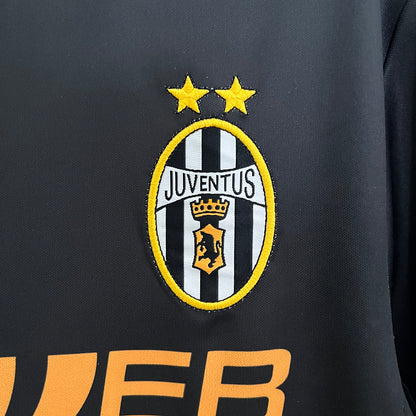 Juventus 2000/01 Away Shirt