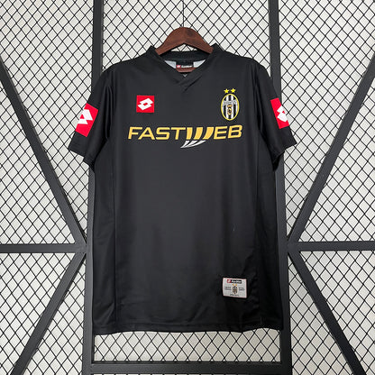 Juventus 2000/01 Away Shirt