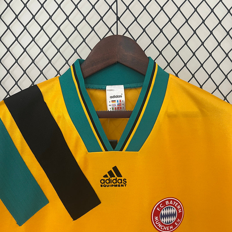 Bayern Munich 1993/95 Away Shirt