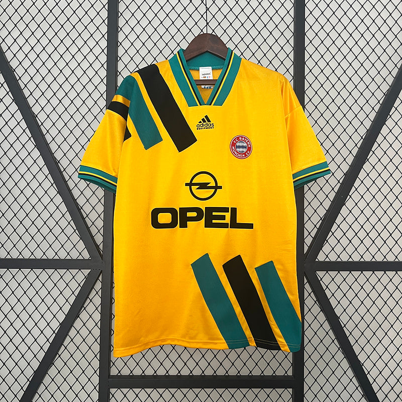 Bayern Munich 1993/95 Away Shirt