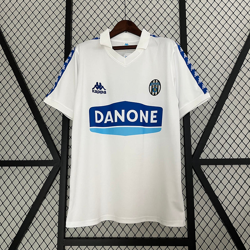 Juventus 1990/92 Away Shirt